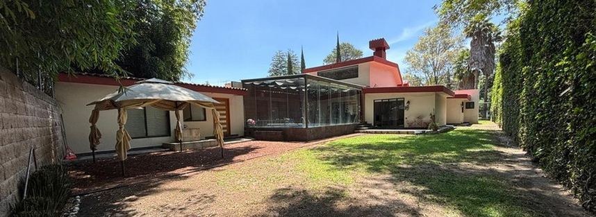 GAVA-02 Residencia con alberca techada en Fraccionamiento Moratilla, Puebla 3
